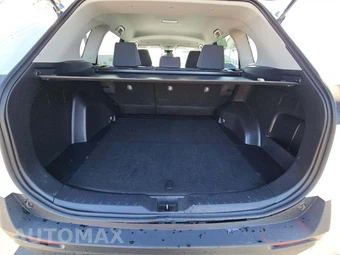 2025 Toyota RAV4 LE – miniatura 11