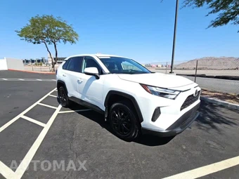 2025 Toyota RAV4 LE – miniatura 3
