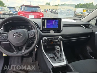 2025 Toyota RAV4 LE - miniatura 17