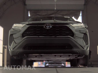2025 Toyota RAV4 LE - miniatura 3