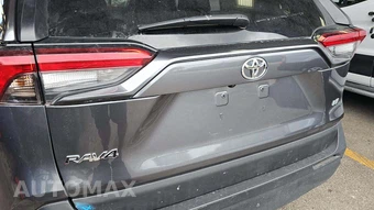 2025 Toyota RAV4 LE - miniatura 23