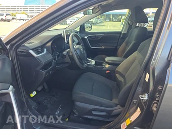 2025 Toyota RAV4 LE - miniatura 7