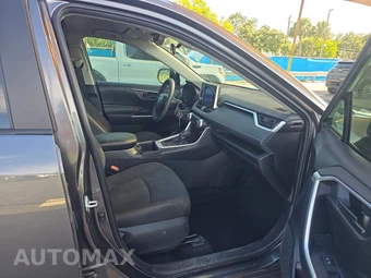 2025 Toyota RAV4 LE - miniatura 8