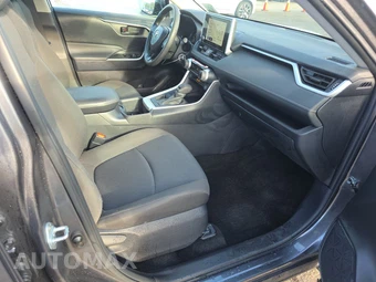 2025 Toyota RAV4 LE – miniatura 8