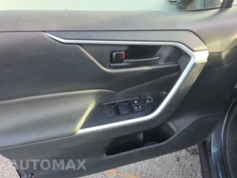 2025 Toyota RAV4 LE – miniatura 9
