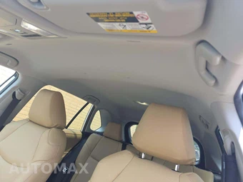 2025 Toyota RAV4 LE - miniatura 10