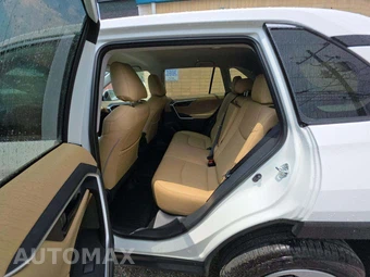 2025 Toyota RAV4 LE - miniatura 12