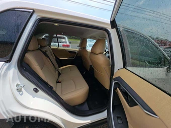 2025 Toyota RAV4 LE - miniatura 15