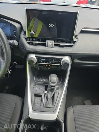 2025 Toyota RAV4 LE – miniatura 11