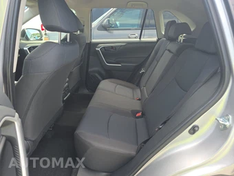 2025 Toyota RAV4 LE – miniatura 13