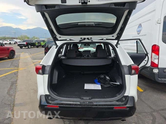 2025 Toyota RAV4 Plug-In Hybrid SE - miniatura 14
