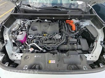 2025 Toyota RAV4 Plug-In Hybrid SE - miniatura 15