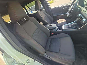 2025 Toyota RAV4 Plug-In Hybrid SE - miniatura 18