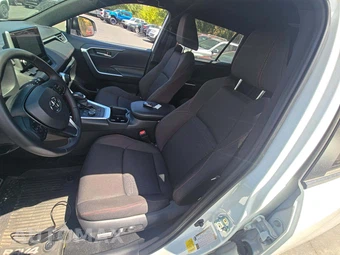 2025 Toyota RAV4 Plug-In Hybrid SE - miniatura 6