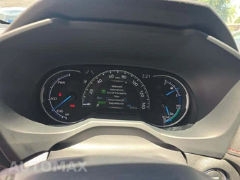 2025 Toyota RAV4 Plug-In Hybrid SE - miniatura 9