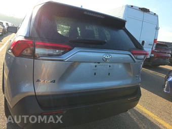2025 Toyota RAV4 XLE - miniatura 5
