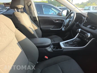 2025 Toyota RAV4 XLE - miniatura 8