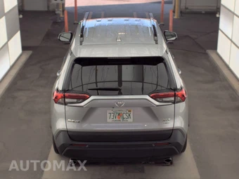 2025 Toyota RAV4 XLE - miniatura 6