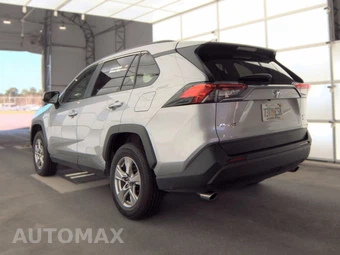 2025 Toyota RAV4 XLE - miniatura 8
