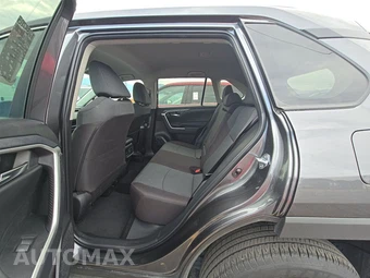 2025 Toyota RAV4 XLE - miniatura 13