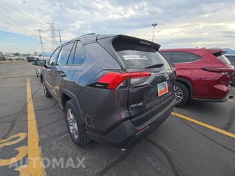 2025 Toyota RAV4 XLE - miniatura 6