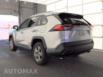2025 Toyota RAV4 XLE - miniatura 8