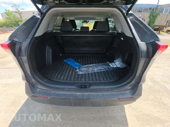2025 Toyota RAV4 XLE - miniatura 11