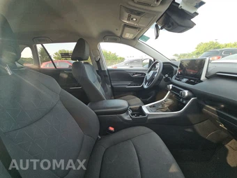 2025 Toyota RAV4 XLE – miniatura 13