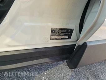 2025 Toyota RAV4 XLE – miniatura 19