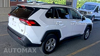 2025 Toyota RAV4 XLE – miniatura 4