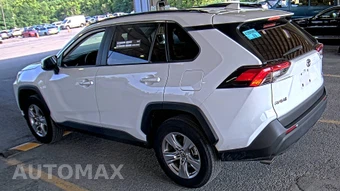 2025 Toyota RAV4 XLE – miniatura 6