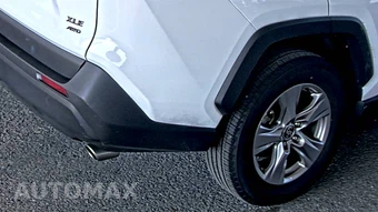 2025 Toyota RAV4 XLE – miniatura 9