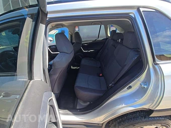2025 Toyota RAV4 XLE - miniatura 10