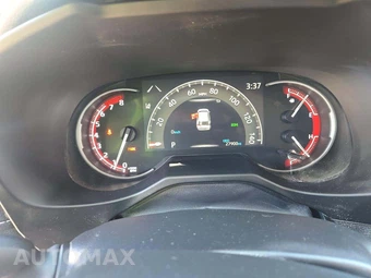 2025 Toyota RAV4 XLE - miniatura 6