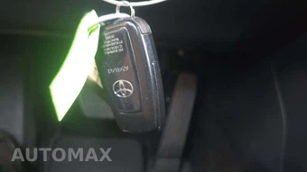 2025 Toyota RAV4 XLE - miniatura 18