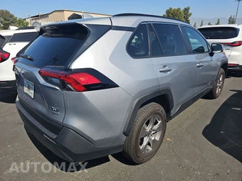 2025 Toyota RAV4 XLE - miniatura 4