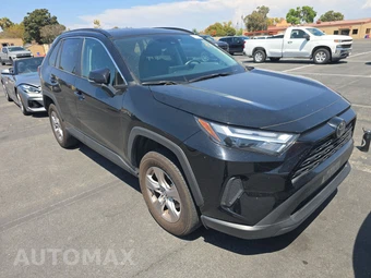 2025 Toyota RAV4 XLE - miniatura 3