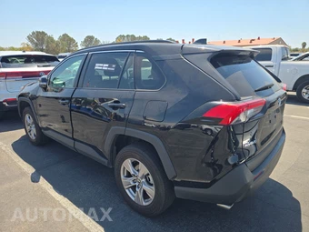 2025 Toyota RAV4 XLE - miniatura 6