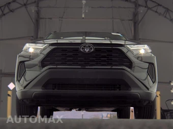 2025 Toyota RAV4 XLE - miniatura 3