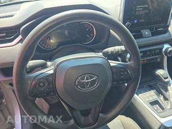 2025 Toyota RAV4 XLE - miniatura 10