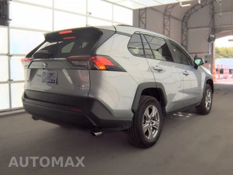 2025 Toyota RAV4 XLE - miniatura 4
