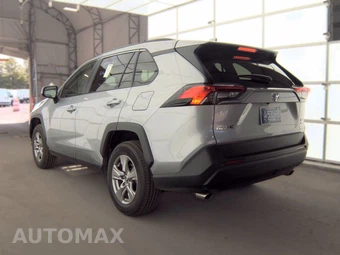 2025 Toyota RAV4 XLE - miniatura 6