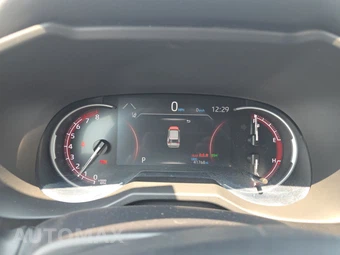 2025 Toyota RAV4 XLE - miniatura 18