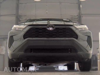 2025 Toyota RAV4 XLE - miniatura 3