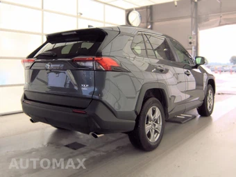 2025 Toyota RAV4 XLE - miniatura 5