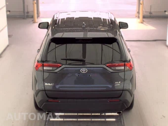 2025 Toyota RAV4 XLE - miniatura 6