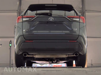 2025 Toyota RAV4 XLE - miniatura 7