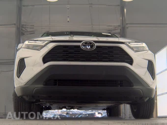 2025 Toyota RAV4 XLE - miniatura 3