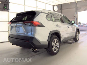 2025 Toyota RAV4 XLE - miniatura 5