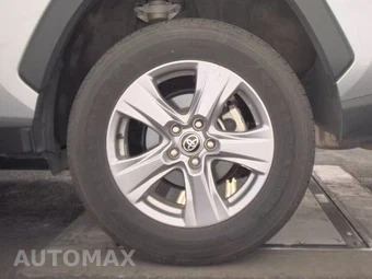 2025 Toyota RAV4 XLE – miniatura 12